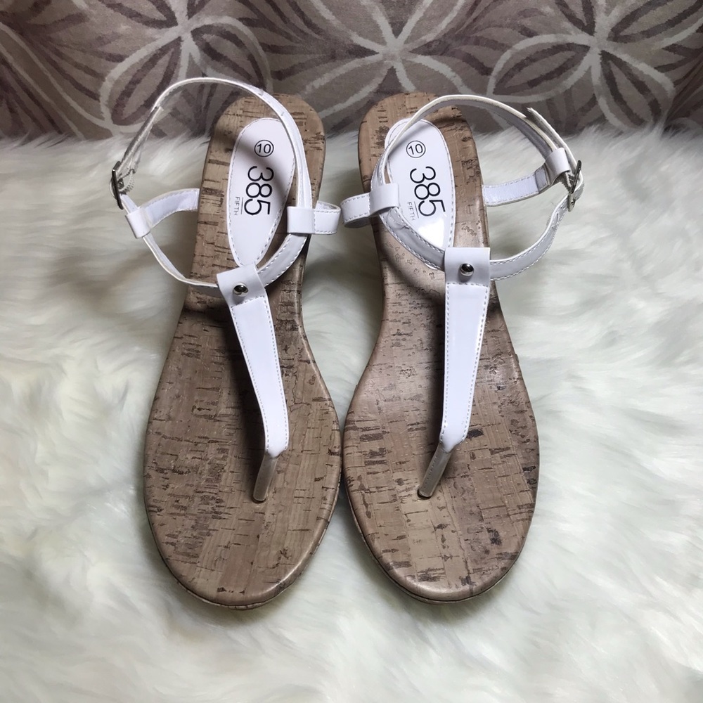 385 Fifth white wedge sandal size 10